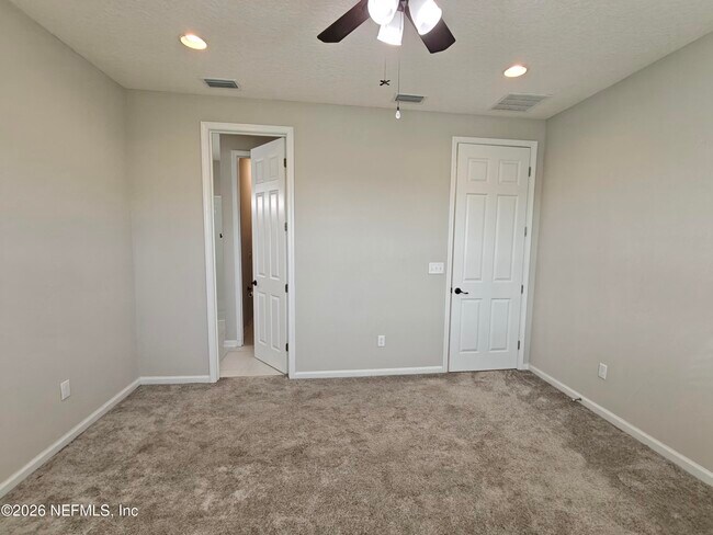 Building Photo - 1876 Amberly Dr