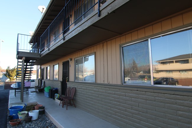 Primary Photo - Sunrise Apartments
