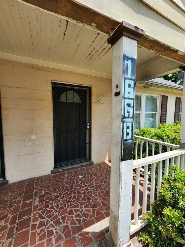 Building Photo - 166 1st St SW