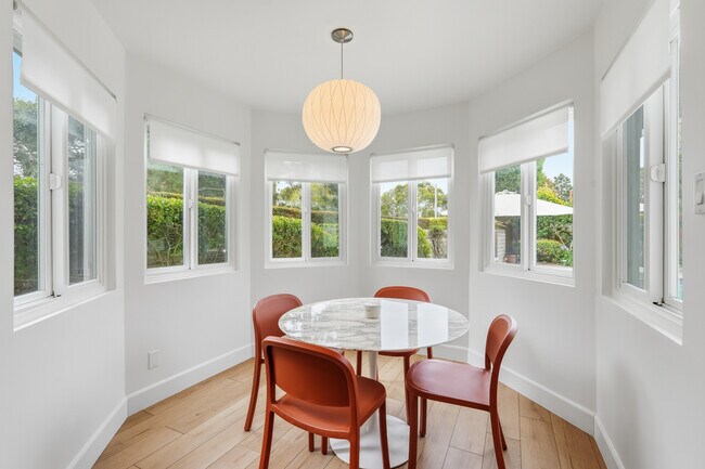 Building Photo - 28751 King Arthur Ct