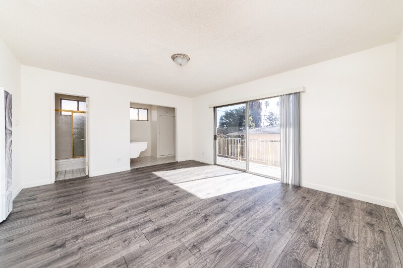 Building Photo - 410 W Regent St