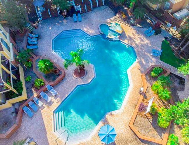 Primary Photo - 8601 Mallard Reserve Dr