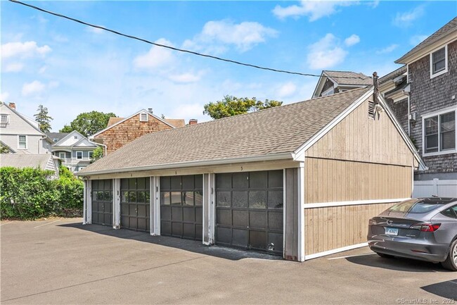 Building Photo - 25 Indian Harbor Dr