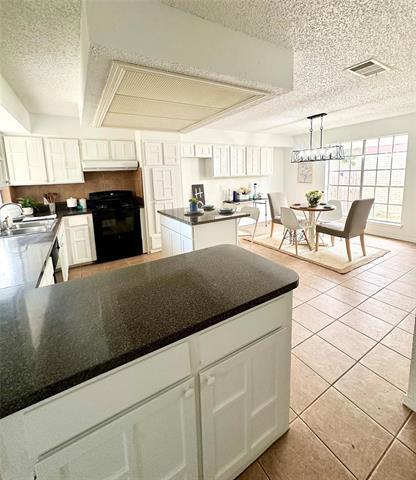 Building Photo - 504 Cavendish Dr