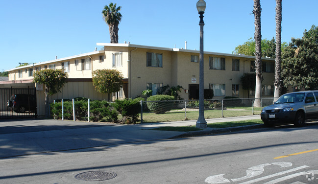 Building Photo - Northwest Manor II