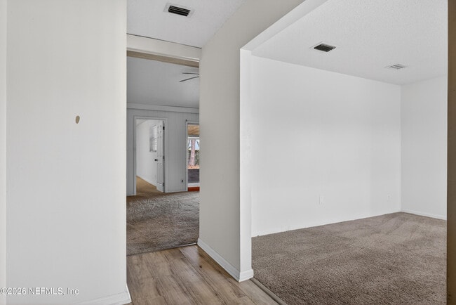 Building Photo - 217 Quince Ct