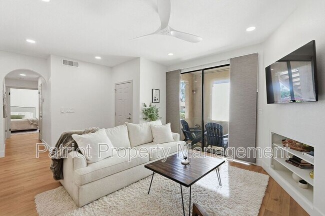 Building Photo - 9708-9708 E Vía Linda