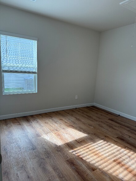 Building Photo - 116 Martel Dr