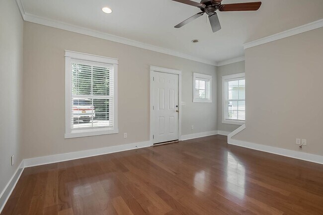 Building Photo - The Grove