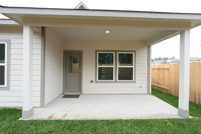 Building Photo - 8015 Heroes Hall Dr