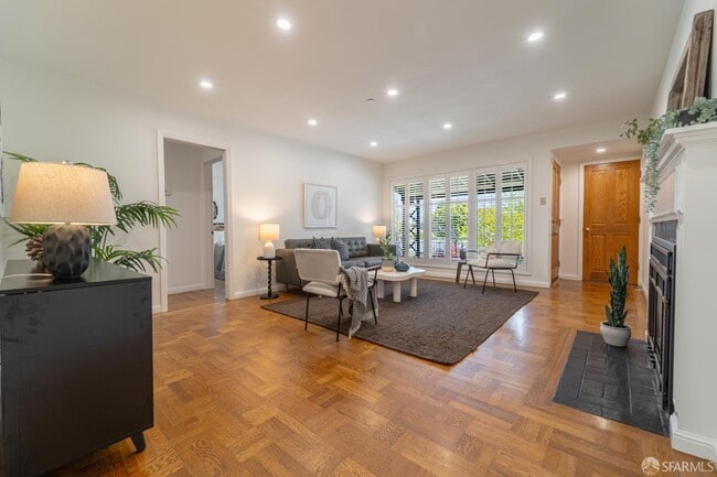 Building Photo - 2514 Alameda de las Pulgas