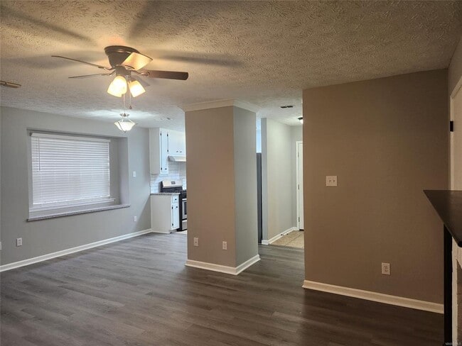 Building Photo - 463 Durden Rd