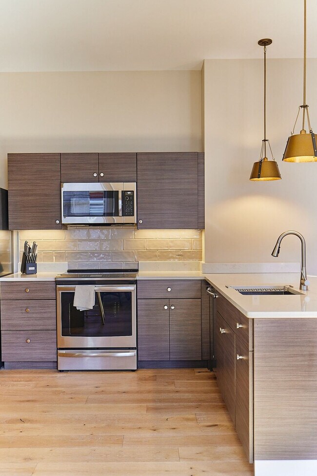 Building Photo - 121 Middle St