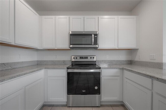 Building Photo - 17042 Oval Rum Dr