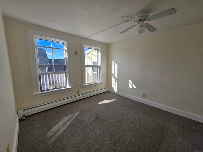 Building Photo - 110 Main St