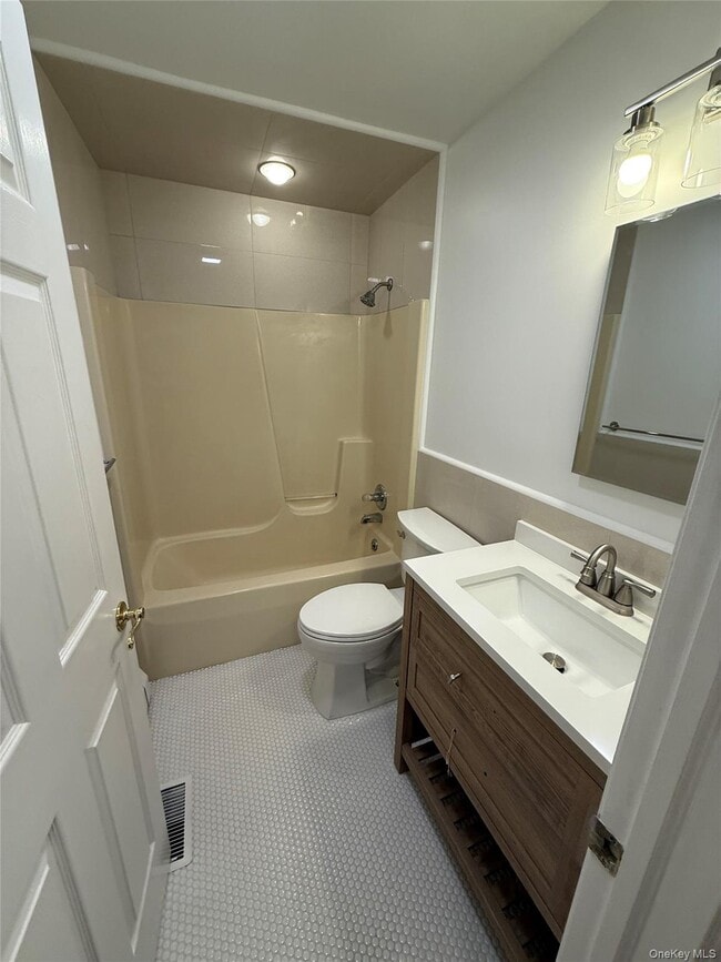 Building Photo - 114 Sterling Ave