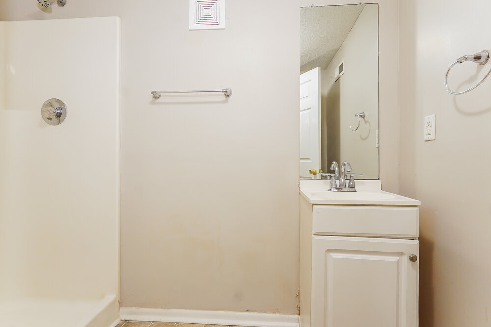 Building Photo - 20 Moonglow Dr