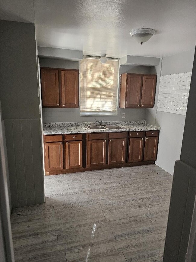 Building Photo - 5772 Guilford St