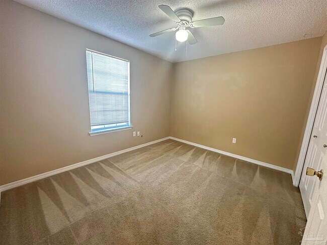 Building Photo - 2028 Coral Reef Rd