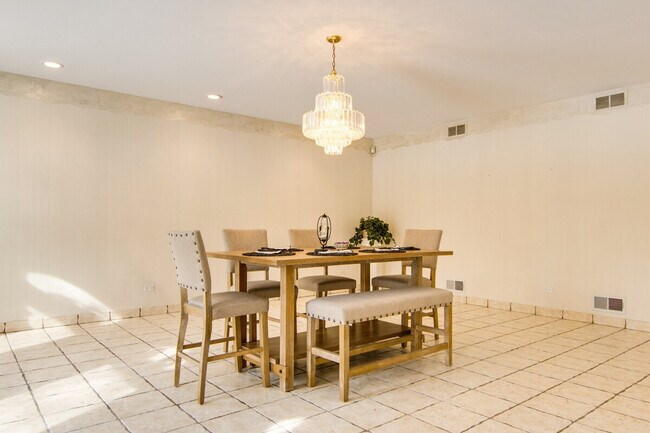 Building Photo - 30W777 Shoe Factory Rd