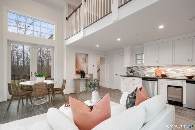 Building Photo - 1421 Oenoke Ridge