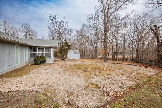 Building Photo - 2 Newburgh Dr