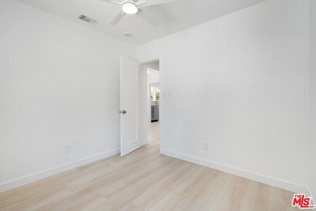 Building Photo - 4622 Norwich Ave