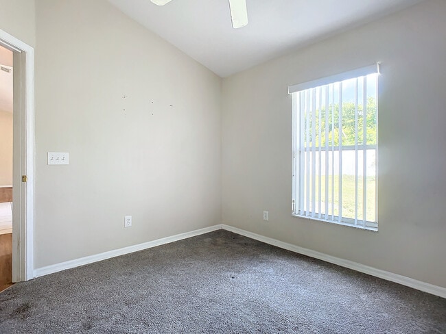 Building Photo - 374 Pine Springs Dr