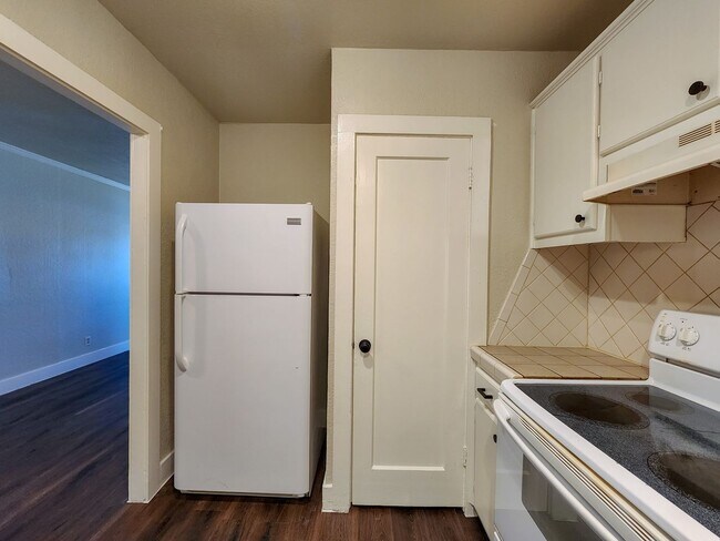 Building Photo - Newly Renovated 3 bedroom 1 bath home in Shawnee