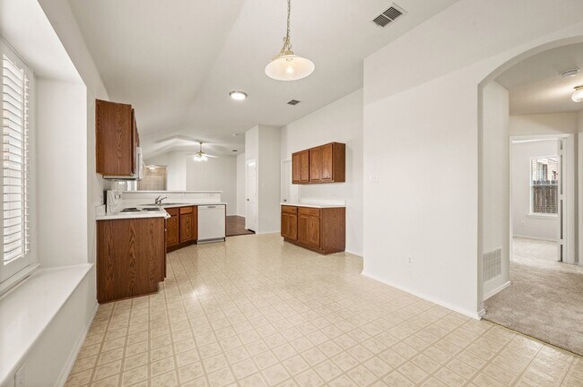 Building Photo - 12113 Thicket Bend Dr