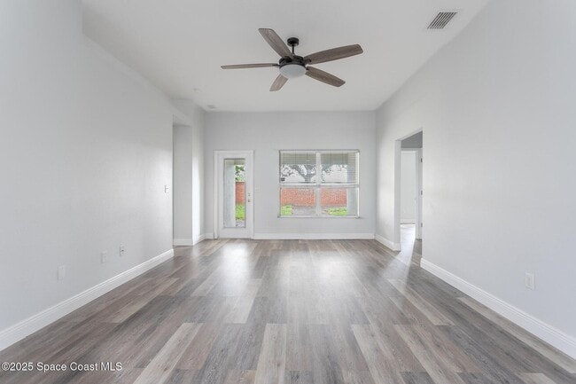 Building Photo - 2410 Bridgeport Cir