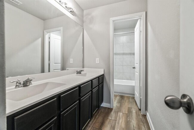 Building Photo - 208 Shelby Meadow Dr