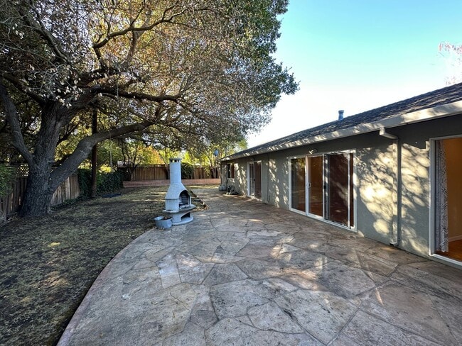 Building Photo - LOS GATOS - Beautifully upgraded property in desirable Los Gatos location, Los Gatos Schools