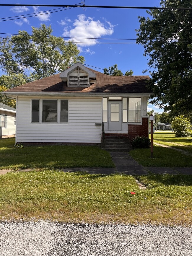 Building Photo - 307 E Elm St