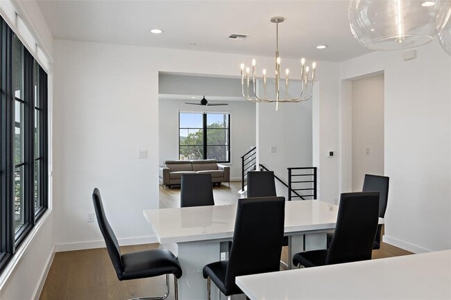 Building Photo - 705 Ariana Ct