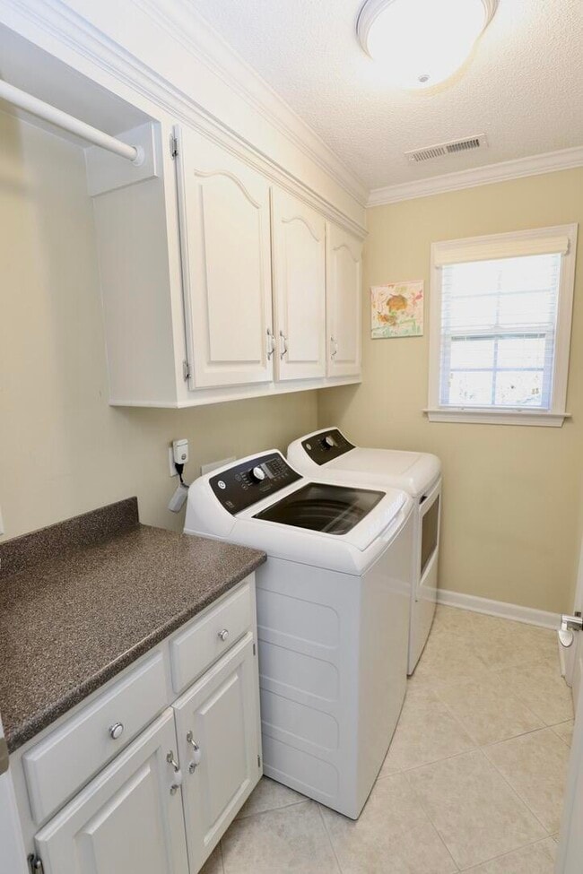 Building Photo - 3196 Daufaskie Rd