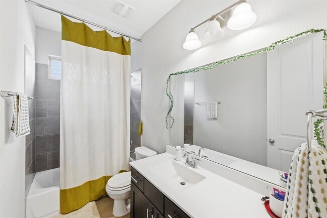 Building Photo - 108 Leon Loop