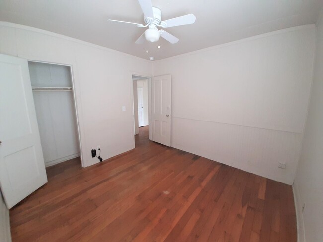 Building Photo - 1/1 Ground Floor Apartment in Downtown Tar...