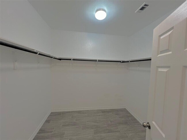 Building Photo - 116 Limonite Ln