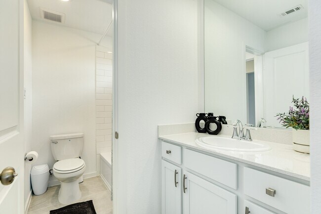 Building Photo - 2618 Jasper Oaks Dr