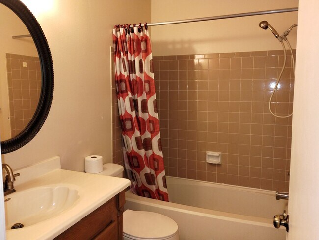 Building Photo - Beautiful 2 Bedroom, 2 Bathroom Home for Rent in Spring Hill, FL!