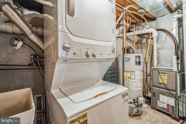 Building Photo - 449 Parker Ave