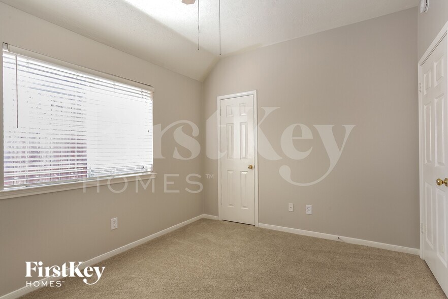Building Photo - 2115 Mercoal Dr