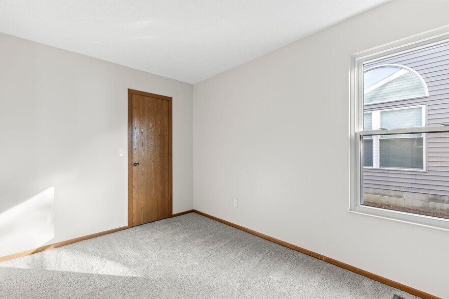 Building Photo - 1800 Weather Stone Ln