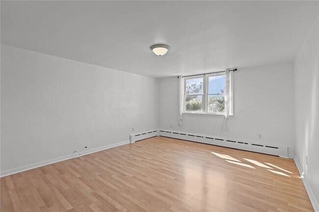 Building Photo - 207 Giffin Ave