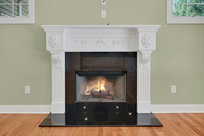 Building Photo - 1 Lindy Pl