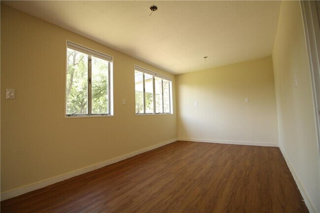 Building Photo - 2410 Pemberton Pkwy