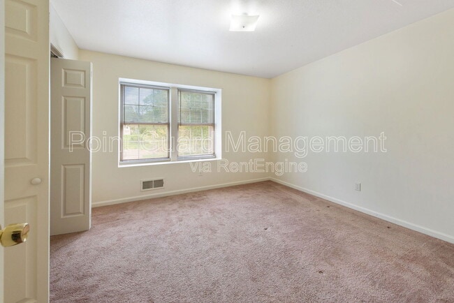 Building Photo - 955 Leroy St