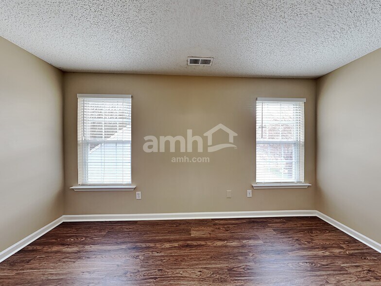 Building Photo - 182 Bonnie Woods Dr