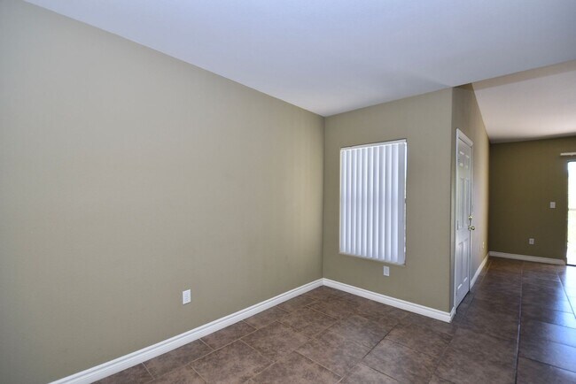 Building Photo - Charming 1 Bedroom Condo close to Durango ...